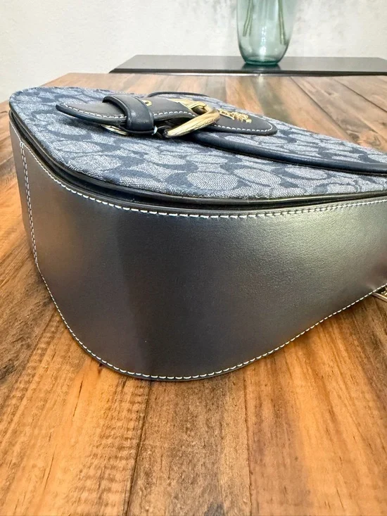 Coach Kleo Bag in Signature Chambray, Denim Blue - Picture 8 of 13